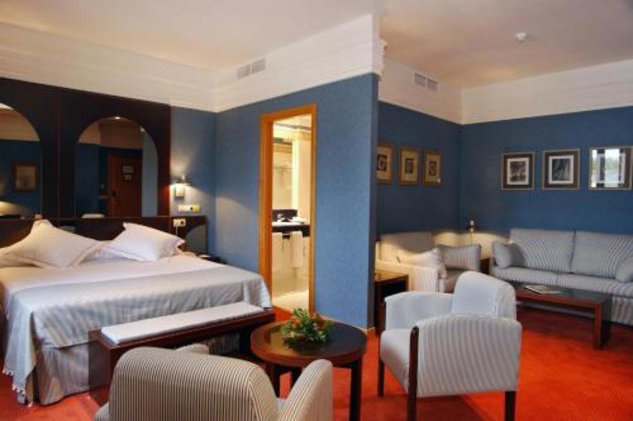 Hotel Soho Boutique Jerez เฮเรซ เด ลาฟรอนเตรา ภายนอก รูปภาพ