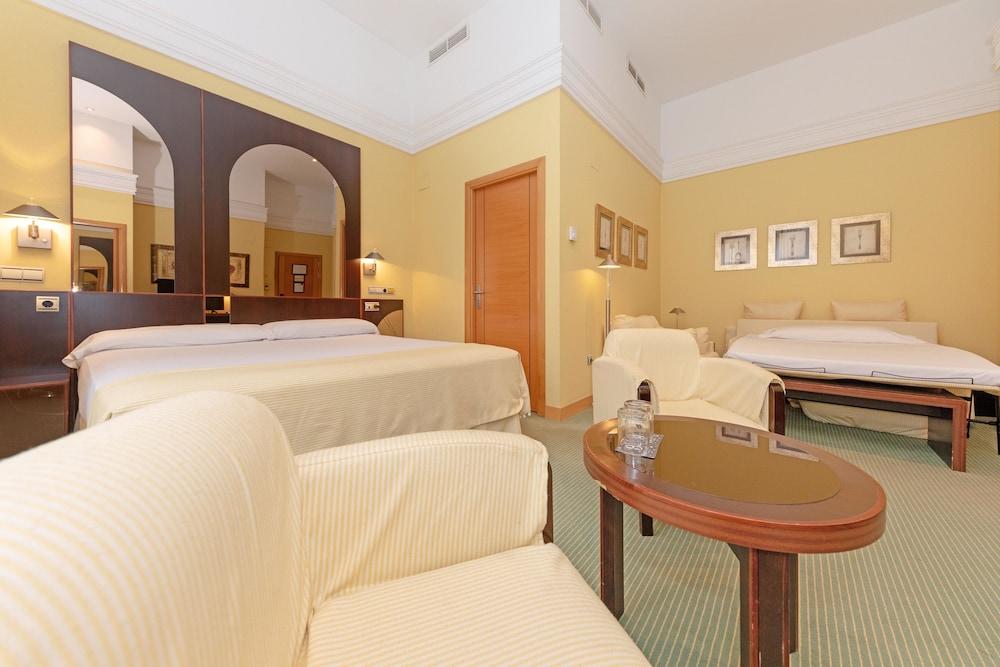 Hotel Soho Boutique Jerez เฮเรซ เด ลาฟรอนเตรา ภายนอก รูปภาพ