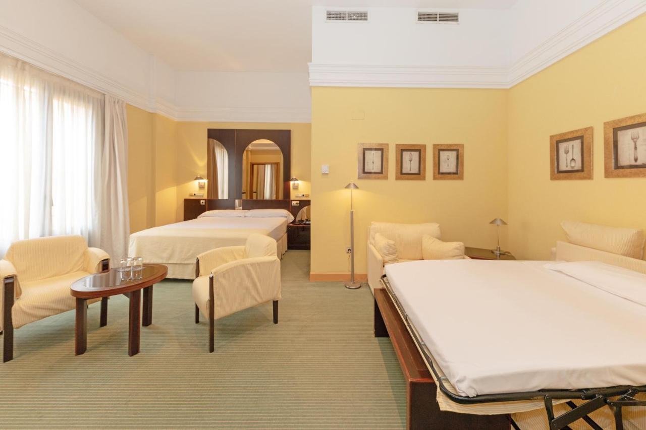 Hotel Soho Boutique Jerez เฮเรซ เด ลาฟรอนเตรา ภายนอก รูปภาพ