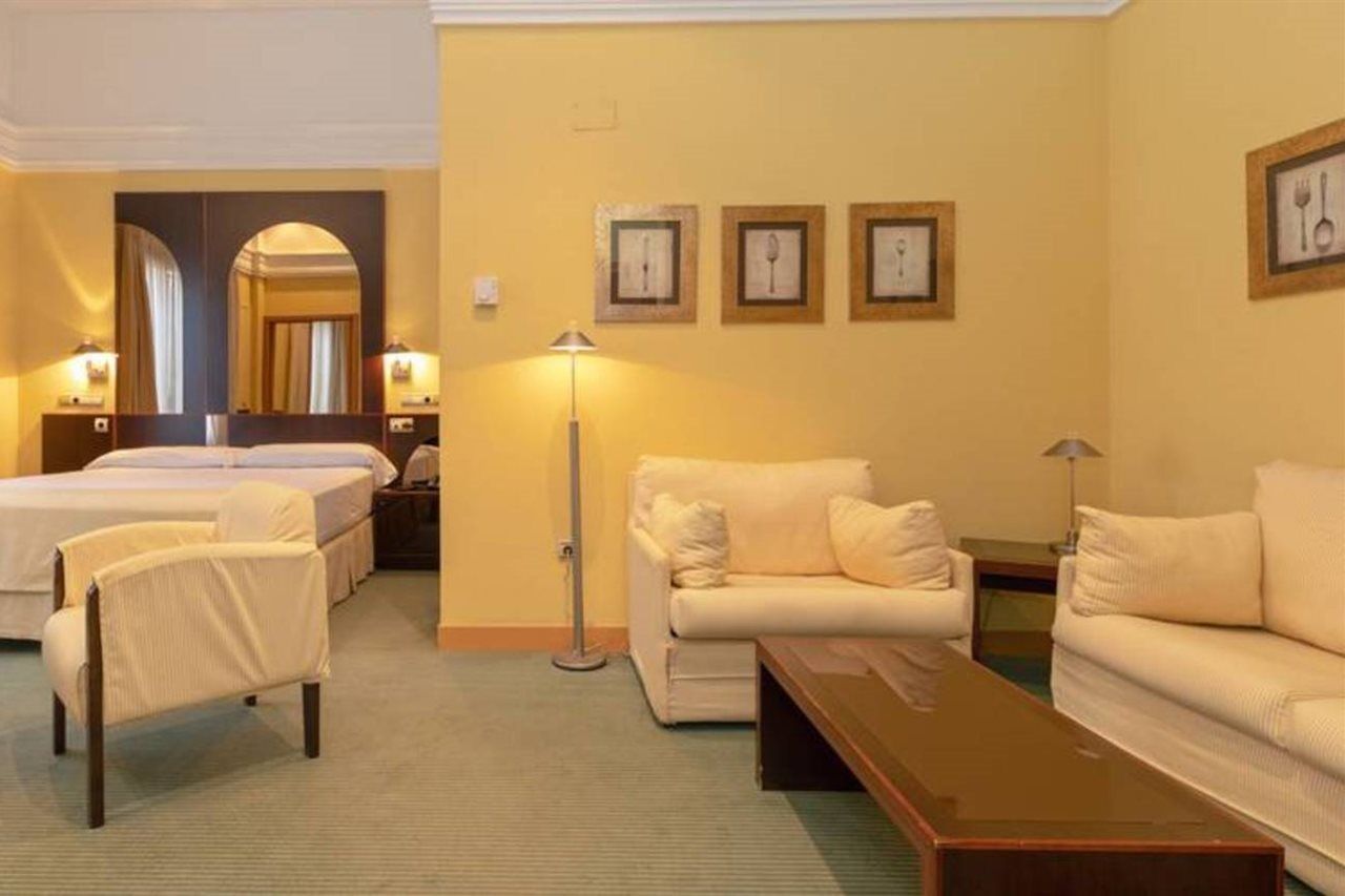 Hotel Soho Boutique Jerez เฮเรซ เด ลาฟรอนเตรา ภายนอก รูปภาพ